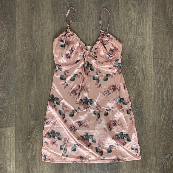 Nasty Gal Vintage Gather Detail Floral Mini Dress Rose Pink Size 4 - Picture 2 of 16